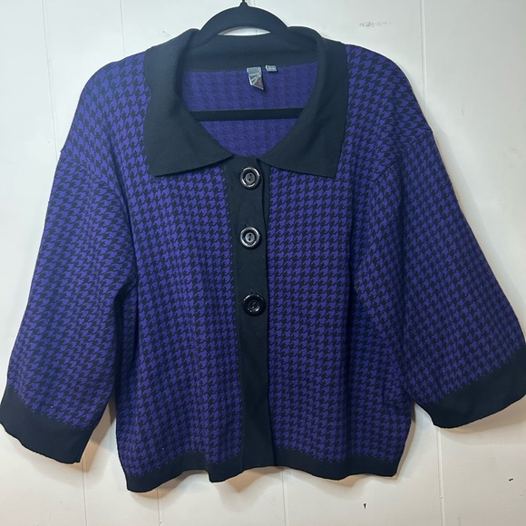 Jana Sweaters - Jana, size Lg purple geometric plaid 3/4 wide sleeve button up collared cardigan